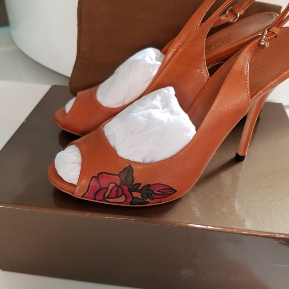 RARE Authentic Gucci Tattoo Heels BNIB - Picture 2 of 7